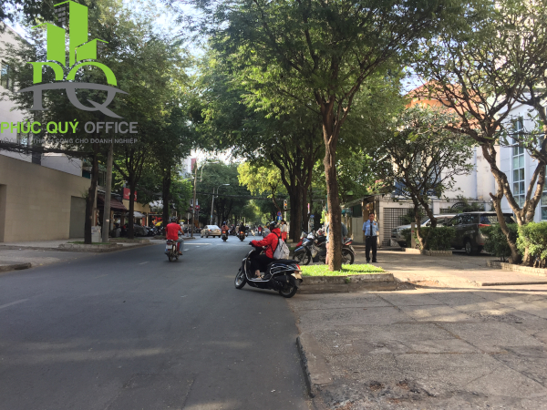 Mặt tiền tòa nhà Lafayette De Saigon