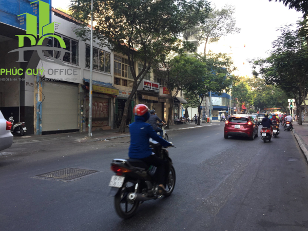 Mặt tiền tòa nhà PT Building